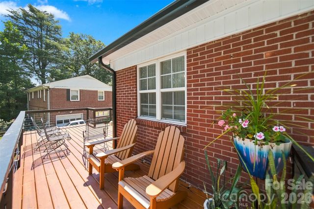 100 30th Avenue NW, Hickory, NC 28601