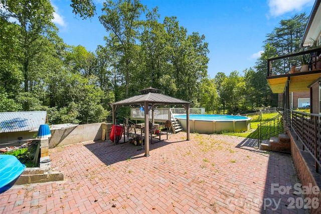 100 30th Avenue NW, Hickory, NC 28601