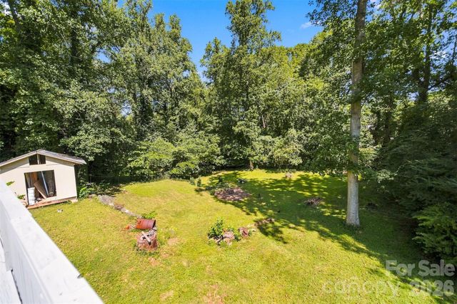100 30th Avenue NW, Hickory, NC 28601