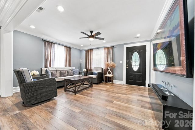 100 30th Avenue NW, Hickory, NC 28601