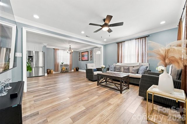 100 30th Avenue NW, Hickory, NC 28601