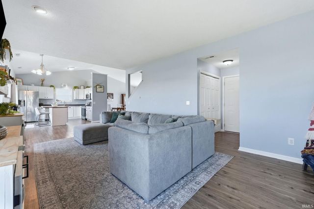 320 Treeline Cove, Fort Wayne, IN 46825