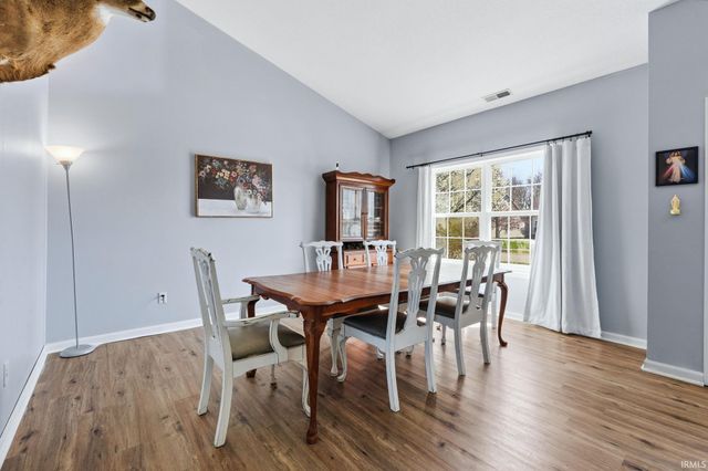 320 Treeline Cove, Fort Wayne, IN 46825