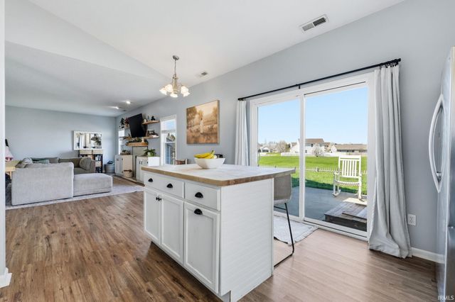 320 Treeline Cove, Fort Wayne, IN 46825