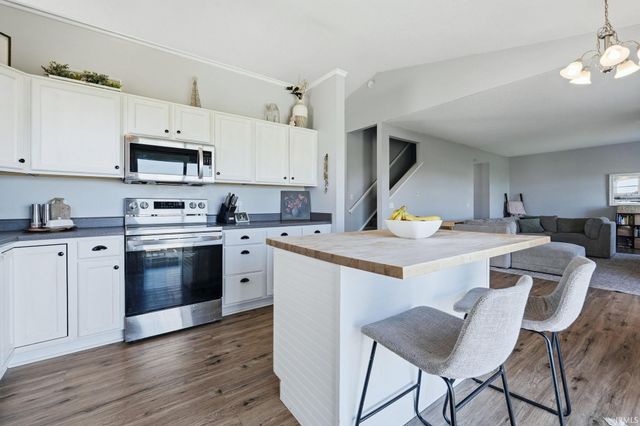 320 Treeline Cove, Fort Wayne, IN 46825