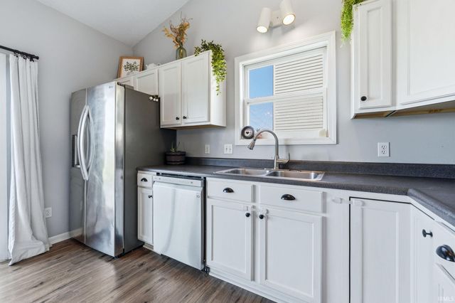 320 Treeline Cove, Fort Wayne, IN 46825