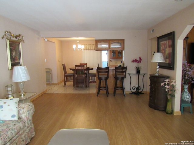 723 Blakeley, San Antonio, TX 78209