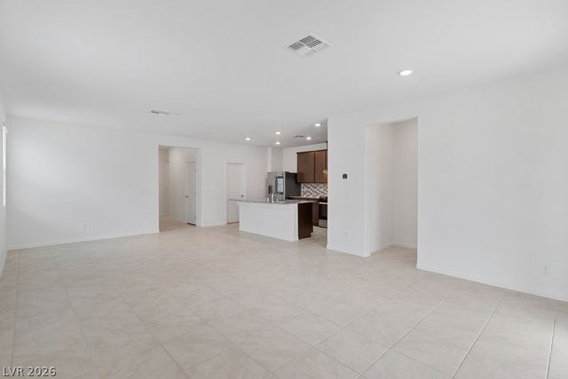 8955 Marigold Creek Street, Las Vegas, NV 89113