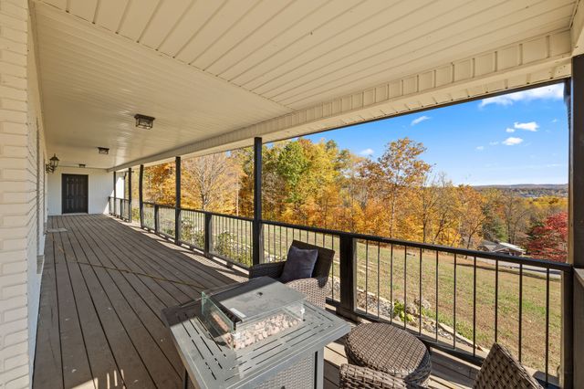 721 Valley Dr, Livingston, TN 38570