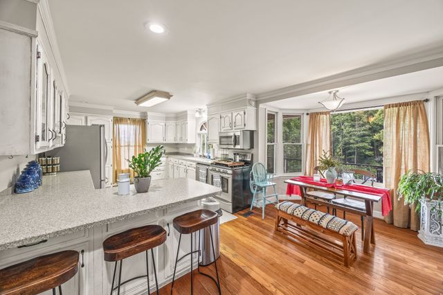 721 Valley Dr, Livingston, TN 38570