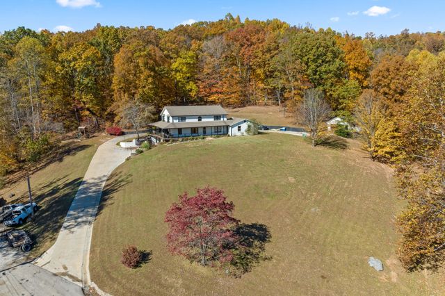 721 Valley Dr, Livingston, TN 38570
