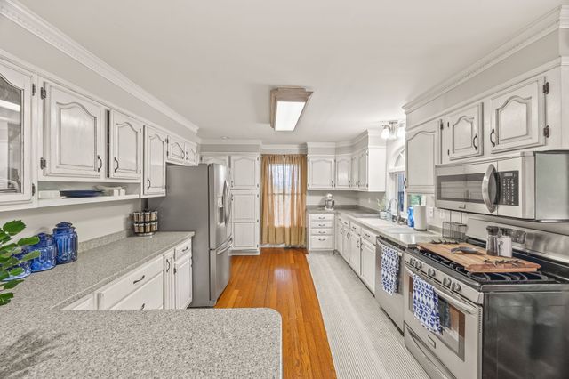 721 Valley Dr, Livingston, TN 38570