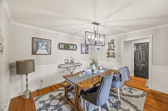 721 Valley Dr, Livingston, TN 38570