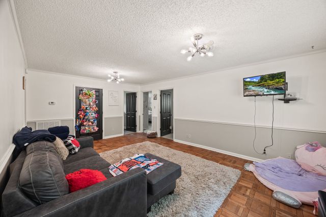 721 Valley Dr, Livingston, TN 38570