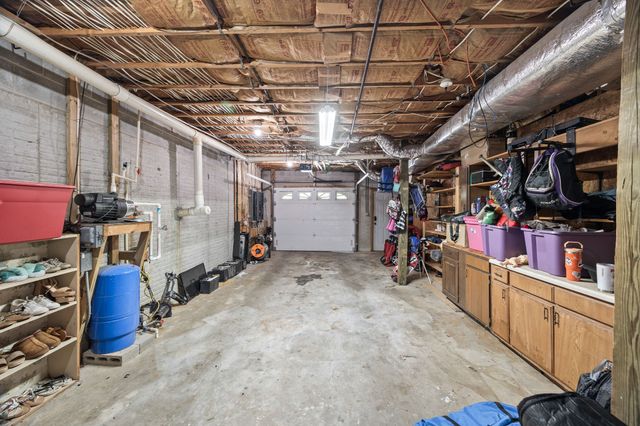 721 Valley Dr, Livingston, TN 38570