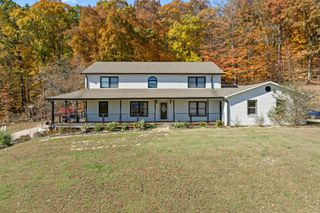 721 Valley Dr, Livingston, TN 38570