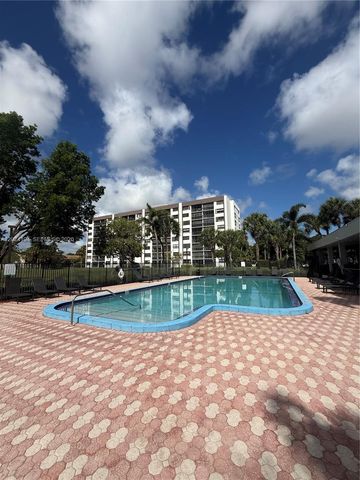 1244 S Military Trail 711, Deerfield Beach, FL 33442