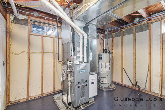 2556 Longstreet Avenue, Wyoming, MI 49509