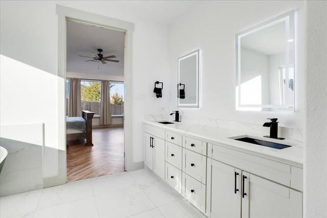 920 Oil Mill Road, Van Alstyne, TX 75495