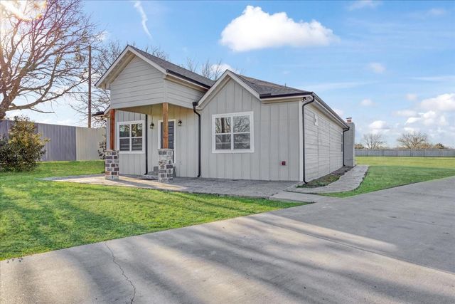 920 Oil Mill Road, Van Alstyne, TX 75495