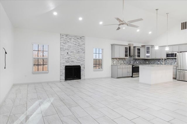 920 Oil Mill Road, Van Alstyne, TX 75495