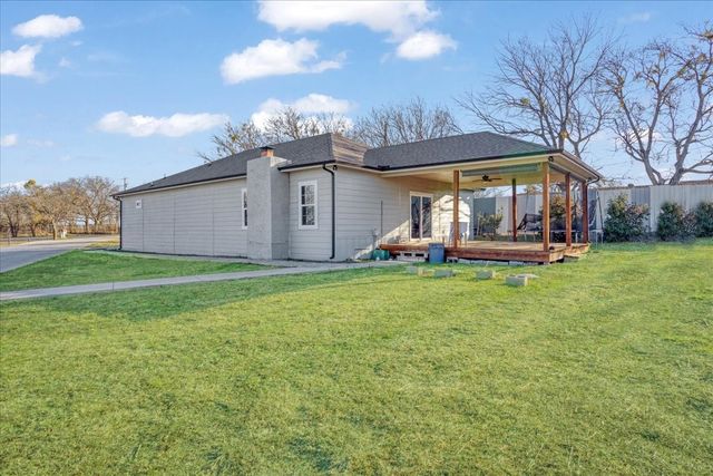 920 Oil Mill Road, Van Alstyne, TX 75495