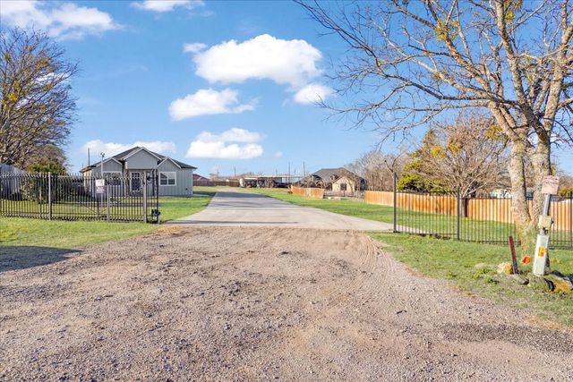 920 Oil Mill Road, Van Alstyne, TX 75495