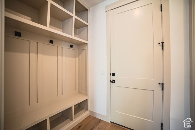 3884 W SAND LAKE DR, South Jordan, UT 84009