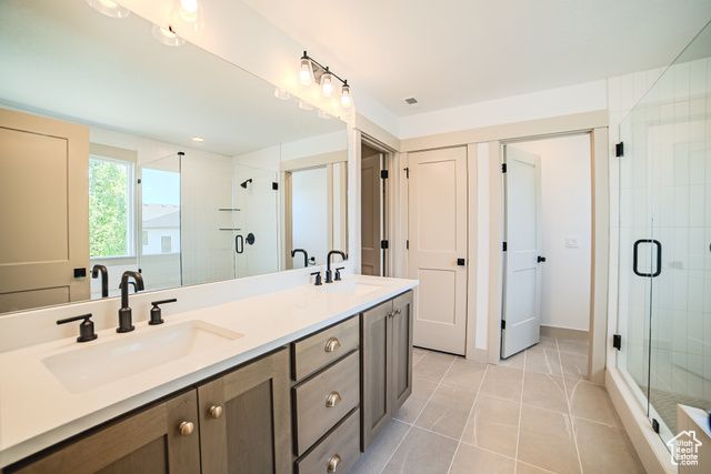 3884 W SAND LAKE DR, South Jordan, UT 84009