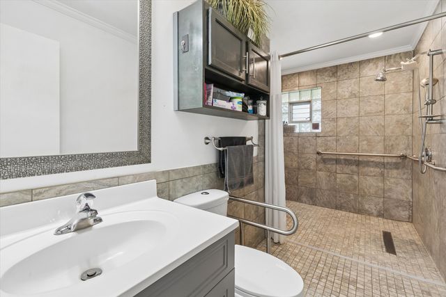 6441 S Richmond Avenue, Willowbrook, IL 60527