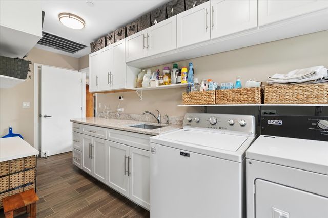 6441 S Richmond Avenue, Willowbrook, IL 60527