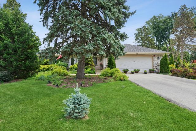 6441 S Richmond Avenue, Willowbrook, IL 60527