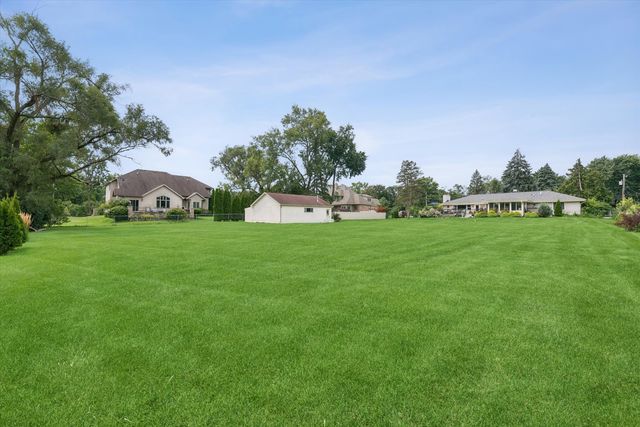 6441 S Richmond Avenue, Willowbrook, IL 60527