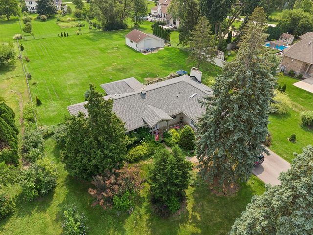 6441 S Richmond Avenue, Willowbrook, IL 60527