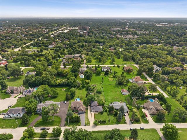 6441 S Richmond Avenue, Willowbrook, IL 60527