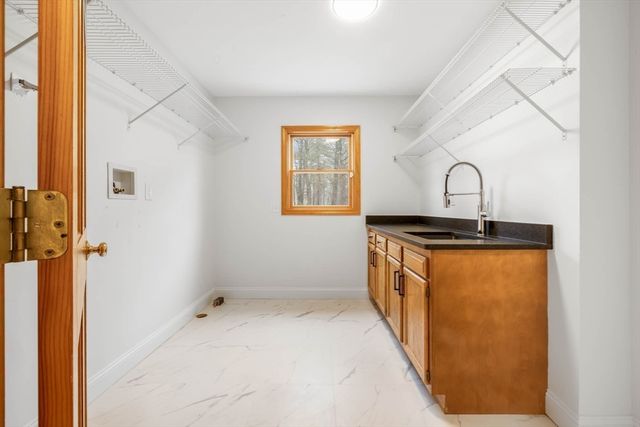 10 Alden St, Ludlow, MA 01056