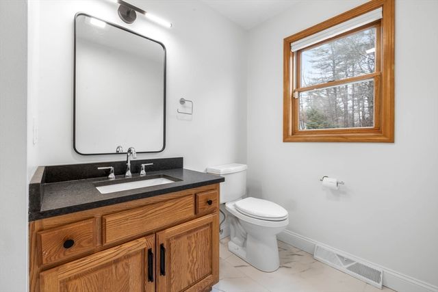 10 Alden St, Ludlow, MA 01056