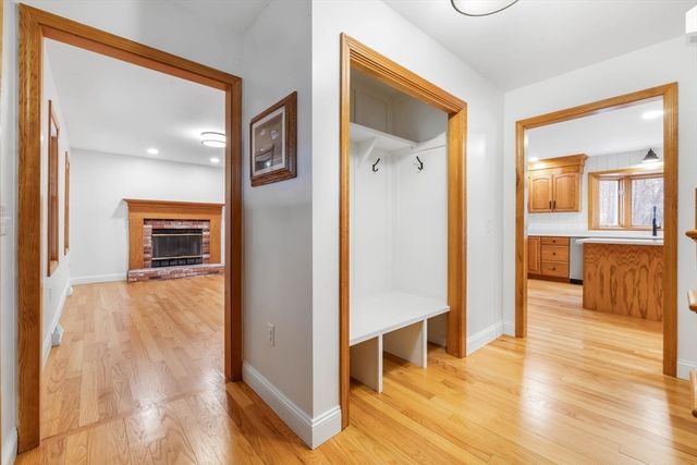 10 Alden St, Ludlow, MA 01056