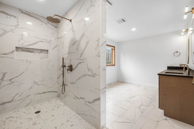 10 Alden St, Ludlow, MA 01056