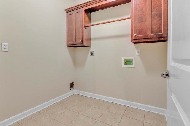 9441 LAKE BRIDGE DR, Lakeland, TN 38002