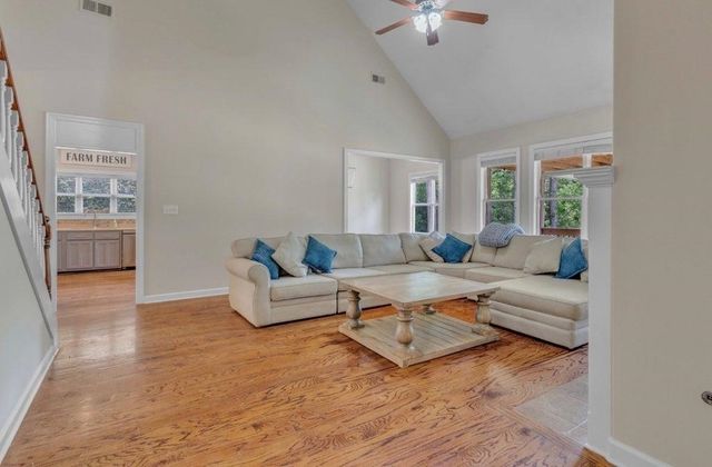 9441 LAKE BRIDGE DR, Lakeland, TN 38002