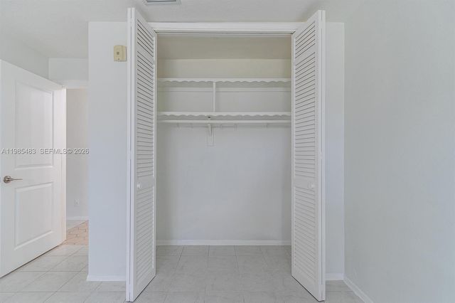 700 Layne Blvd 118, Hallandale Beach, FL 33009