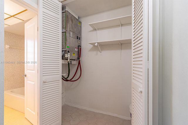 700 Layne Blvd 118, Hallandale Beach, FL 33009