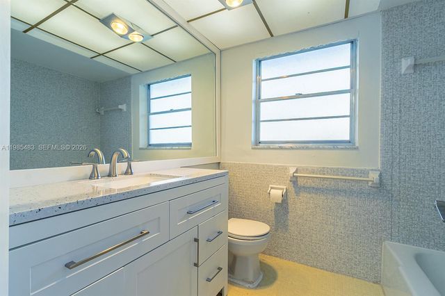 700 Layne Blvd 118, Hallandale Beach, FL 33009