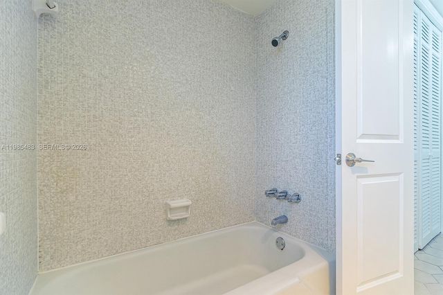 700 Layne Blvd 118, Hallandale Beach, FL 33009