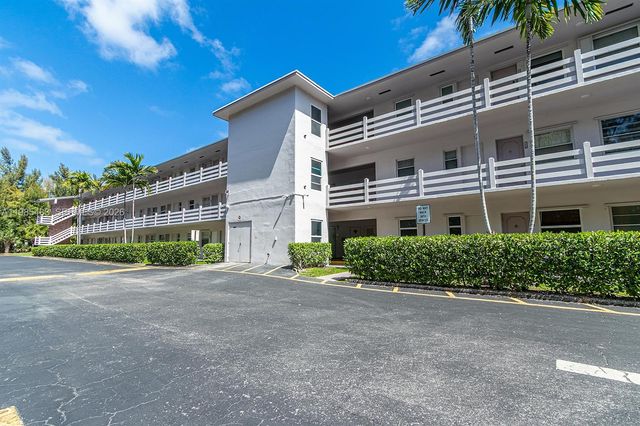 700 Layne Blvd 118, Hallandale Beach, FL 33009