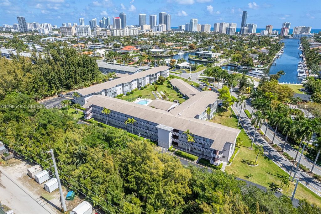 700 Layne Blvd 118, Hallandale Beach, FL 33009