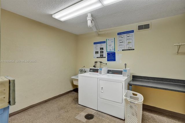 2750 NE 183rd St 2412, Aventura, FL 33160