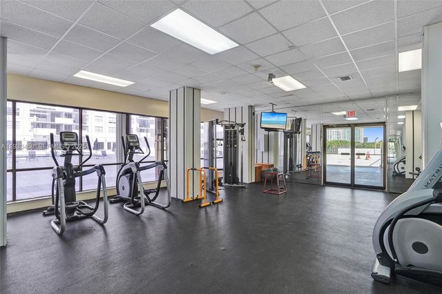 2750 NE 183rd St 2412, Aventura, FL 33160