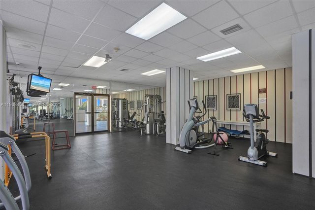 2750 NE 183rd St 2412, Aventura, FL 33160